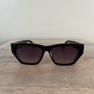 Quay No Apologies Sunglasses in Black / Smoke
